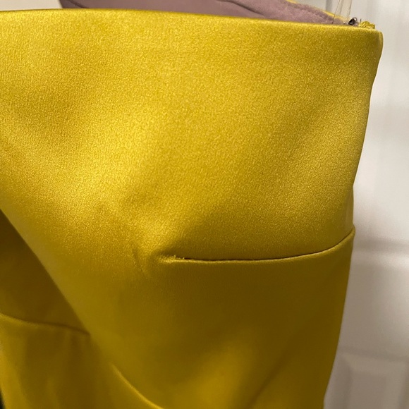 Very delicate and soft one shoulder dress - Picture 8 of 10